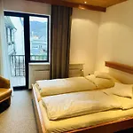 Hotel Weingut Dehren 3*