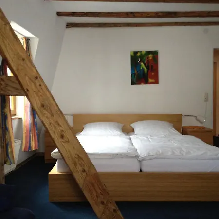 文古德润酒店 3*