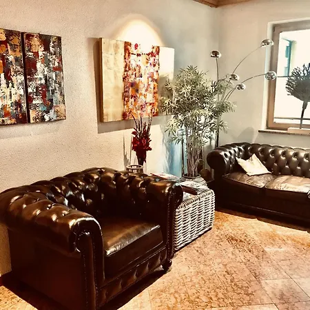 文古德润酒店 3*