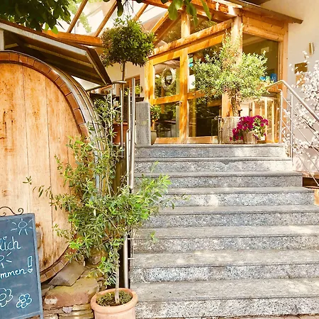 Weingut Dehren Otel Ellenz-Poltersdorf