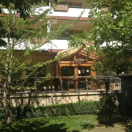 Hotel Weingut Dehren 3*